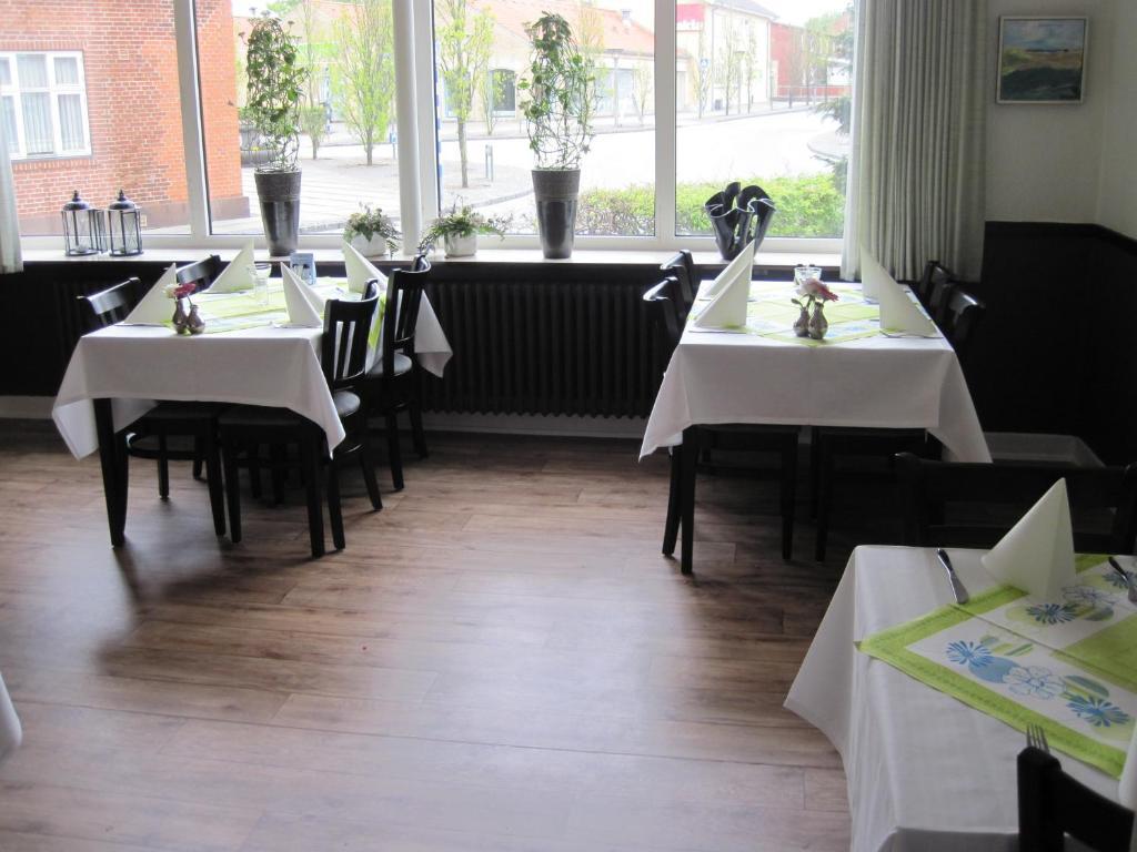 Turisthotellet Oksbøl Bagian luar foto